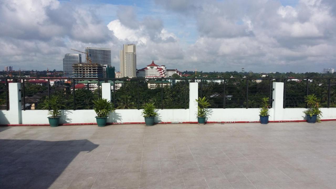 Silver Green Hotel Yangon Exterior photo